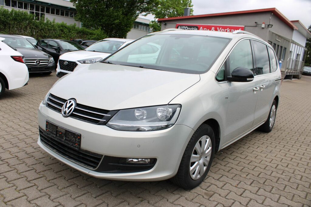 Volkswagen Sharan 2.0 TDI  Style Navi,Kamera,AHK,SHZ