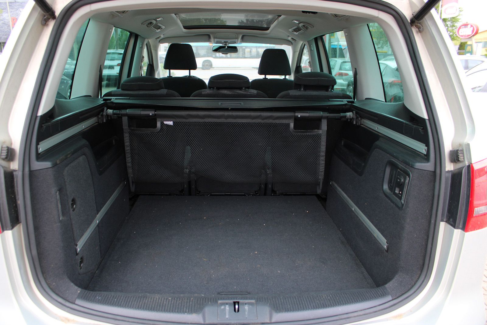 Fahrzeugabbildung Volkswagen Sharan 2.0 TDI  Style Navi,Kamera,AHK,SHZ