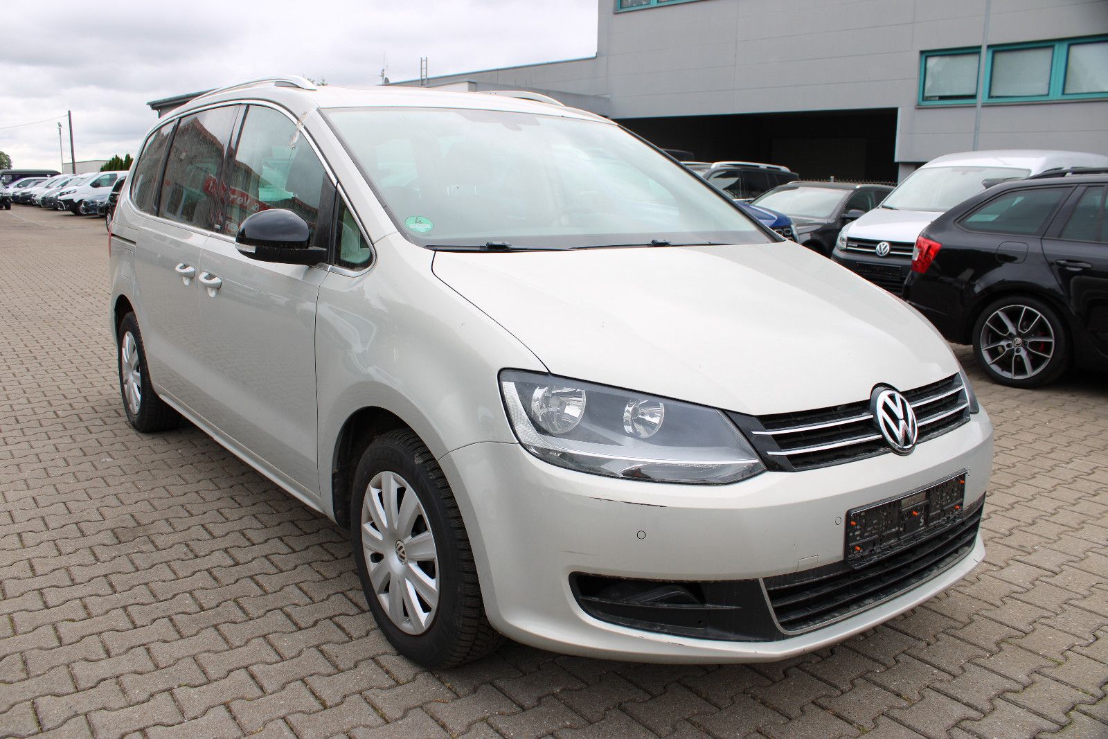 Fahrzeugabbildung Volkswagen Sharan 2.0 TDI  Style Navi,Kamera,AHK,SHZ