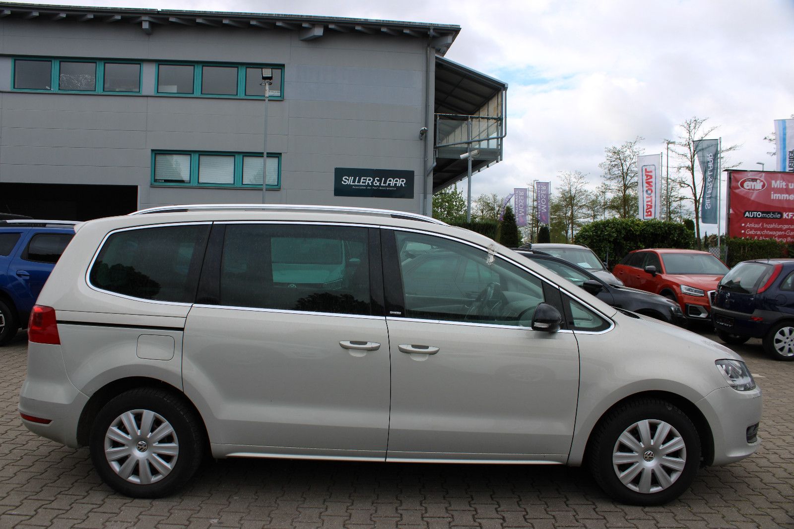 Fahrzeugabbildung Volkswagen Sharan 2.0 TDI  Style Navi,Kamera,AHK,SHZ