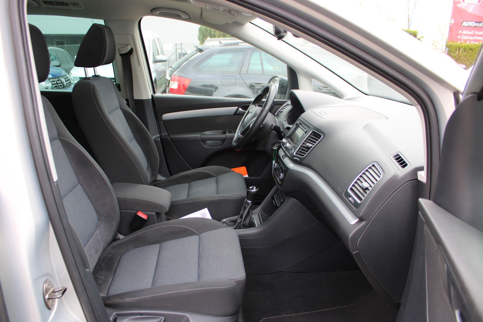 Fahrzeugabbildung Volkswagen Sharan 2.0 TDI  Style Navi,Kamera,AHK,SHZ