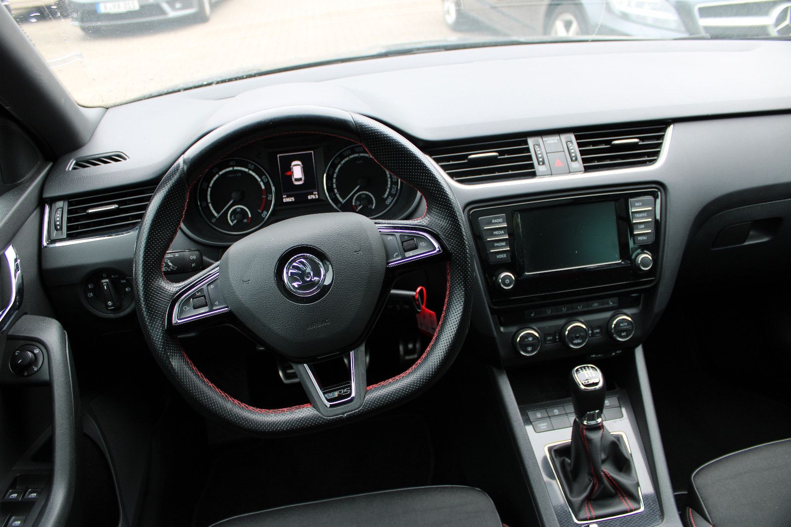 Fahrzeugabbildung SKODA Octavia 2.0 TSI RS Combi Navi,PDC,Xenon,SHZ