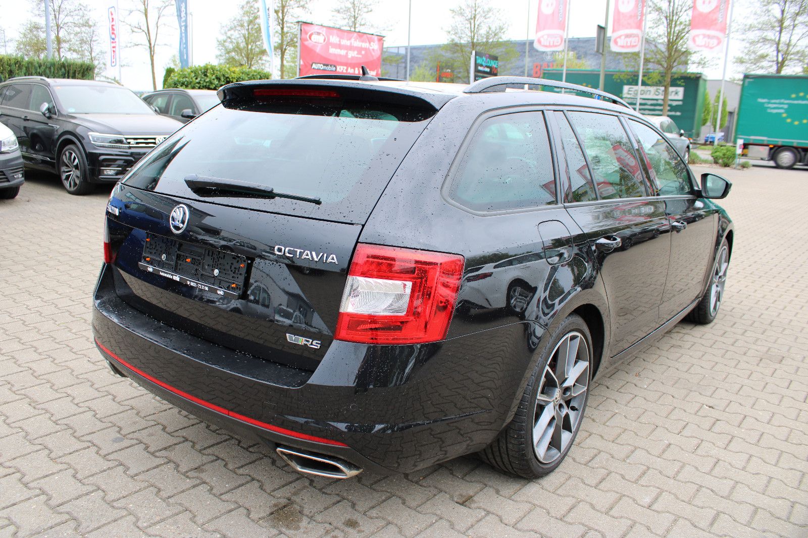 Fahrzeugabbildung SKODA Octavia 2.0 TSI RS Combi Navi,PDC,Xenon,SHZ