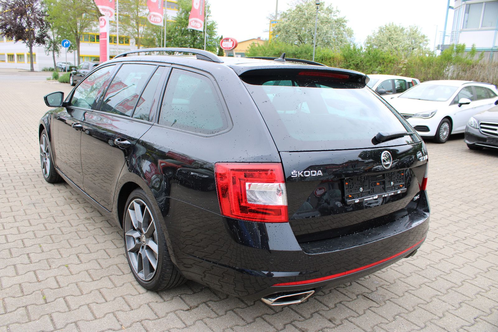 Fahrzeugabbildung SKODA Octavia 2.0 TSI RS Combi Navi,PDC,Xenon,SHZ