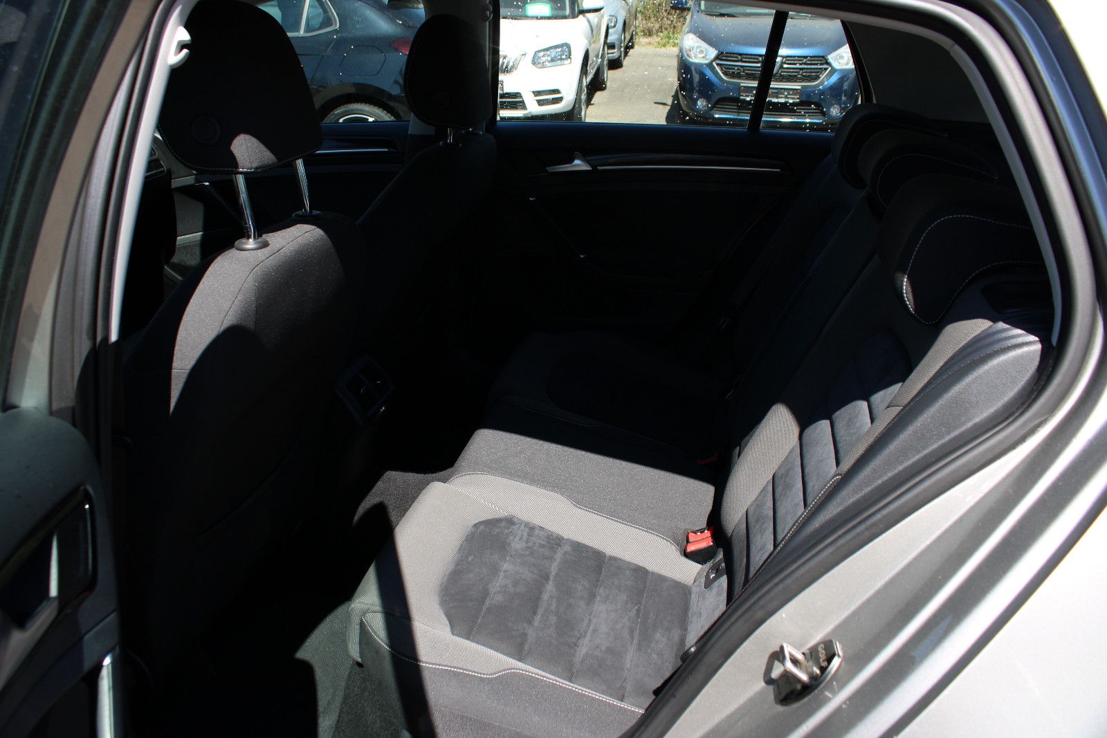 Fahrzeugabbildung Volkswagen Golf 1.4 TSI DSG Klimaautom, PDC