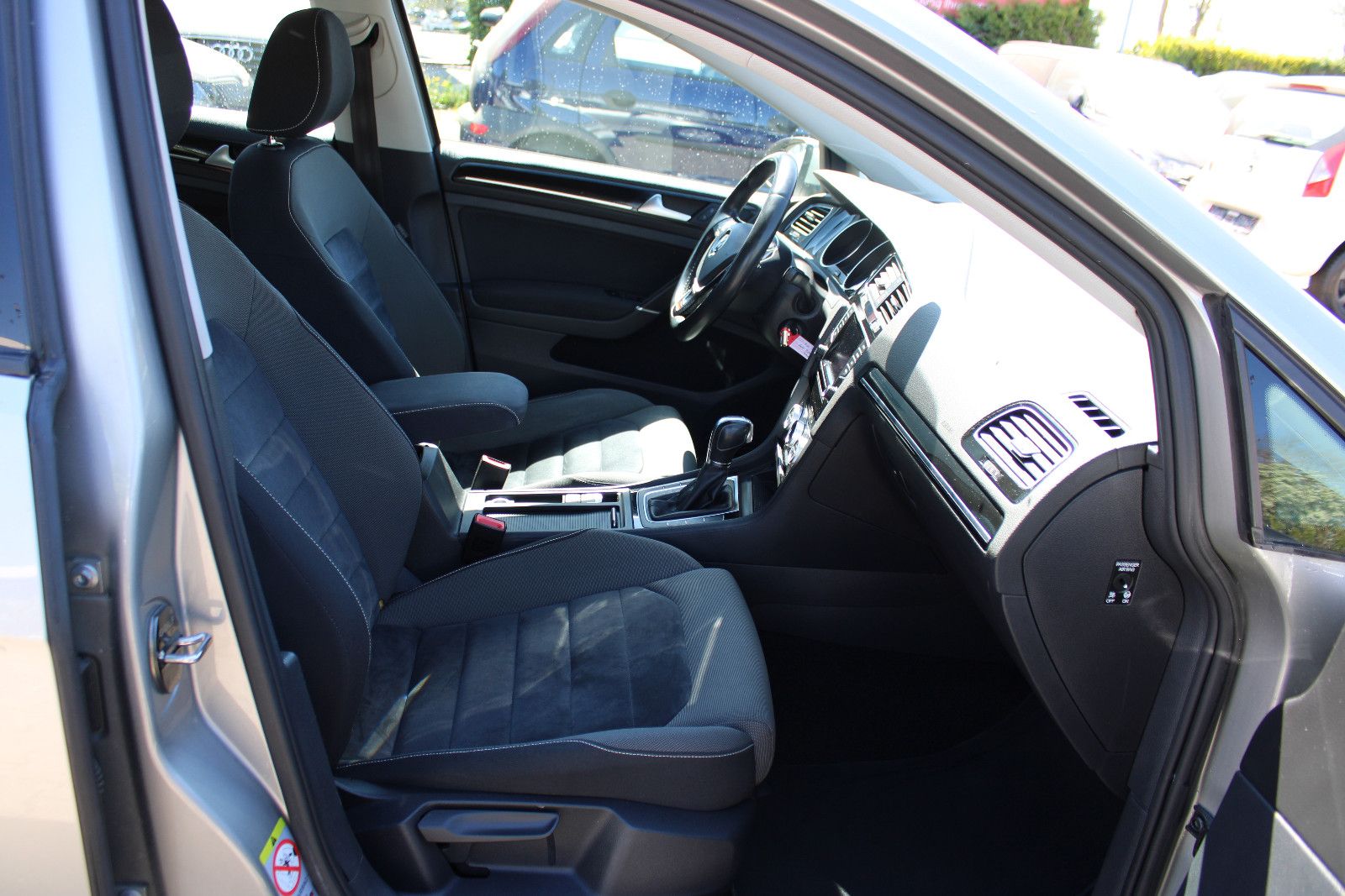 Fahrzeugabbildung Volkswagen Golf 1.4 TSI DSG Klimaautom, PDC
