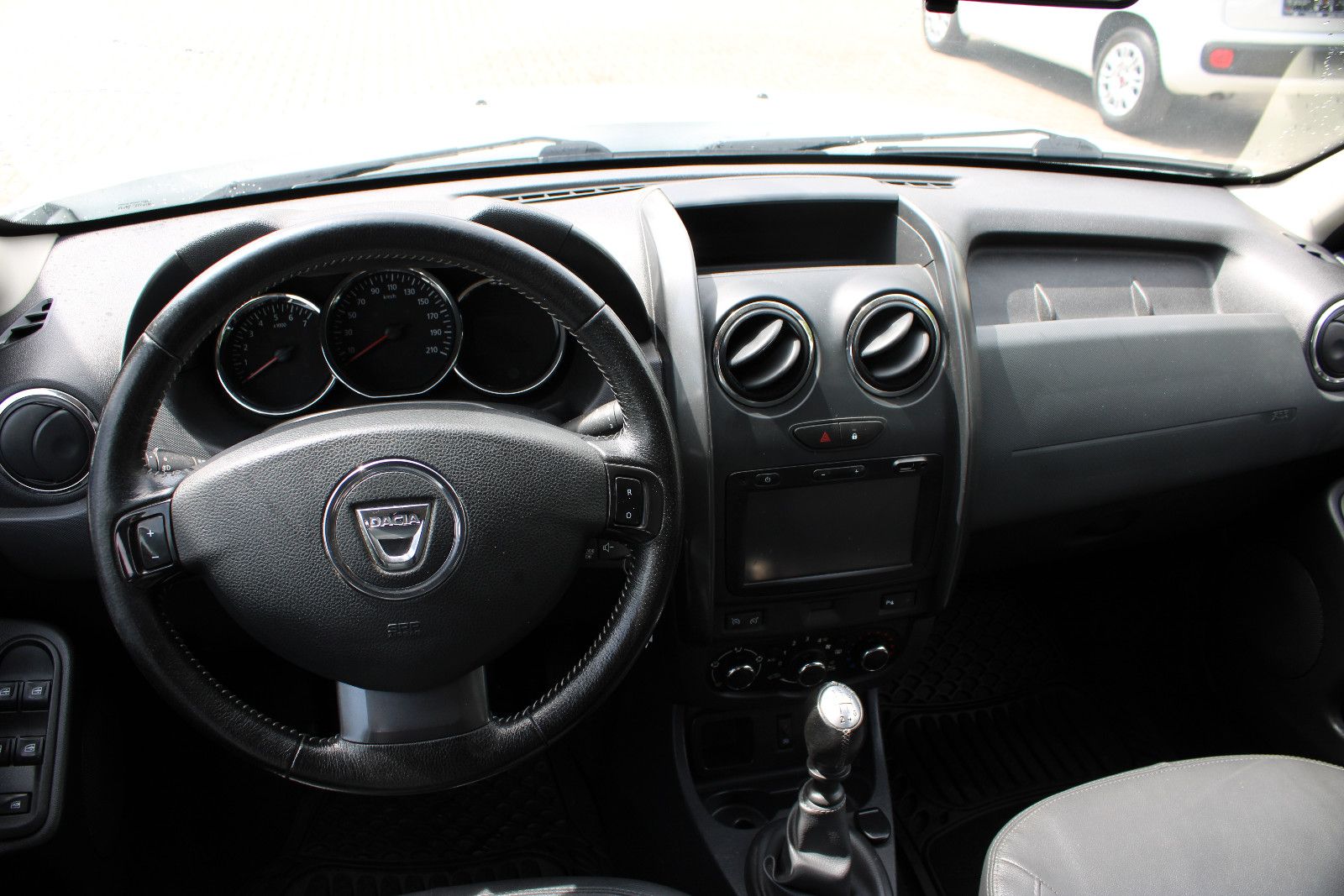Fahrzeugabbildung Dacia Duster 1.2 TCe 125 4x2 Prestige