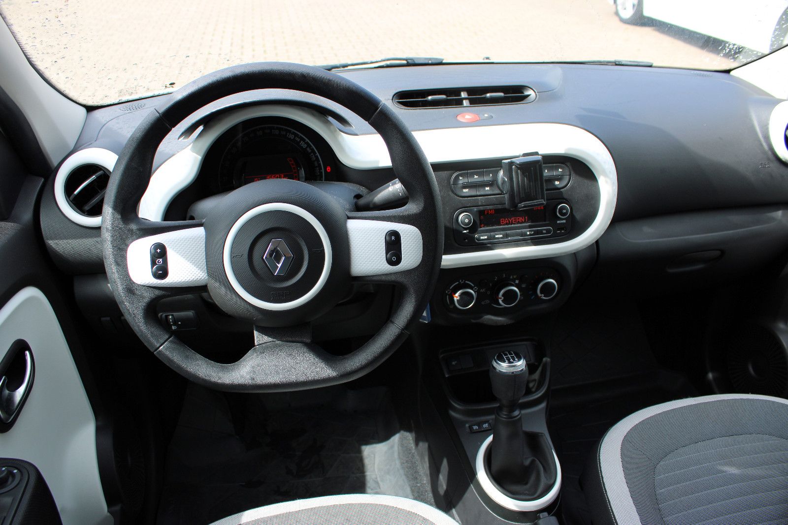Fahrzeugabbildung Renault Twingo SCe 65 Klima,PDC,Bluetooth