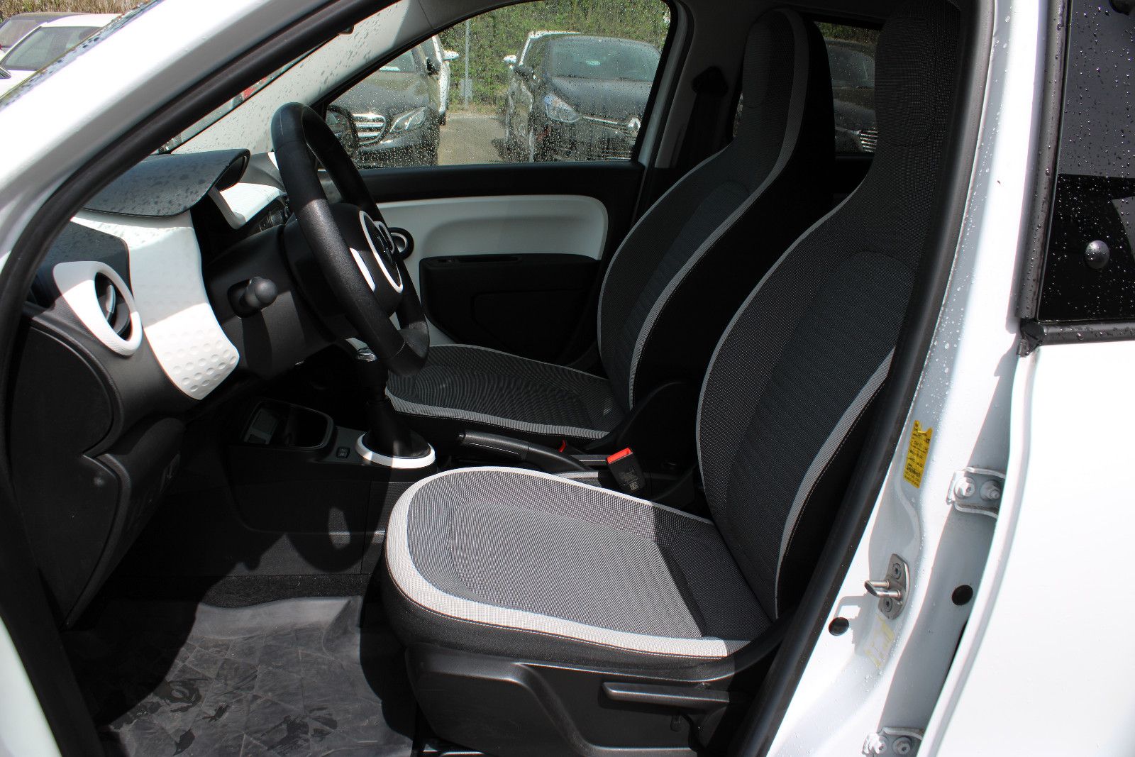Fahrzeugabbildung Renault Twingo SCe 65 Klima,PDC,Bluetooth