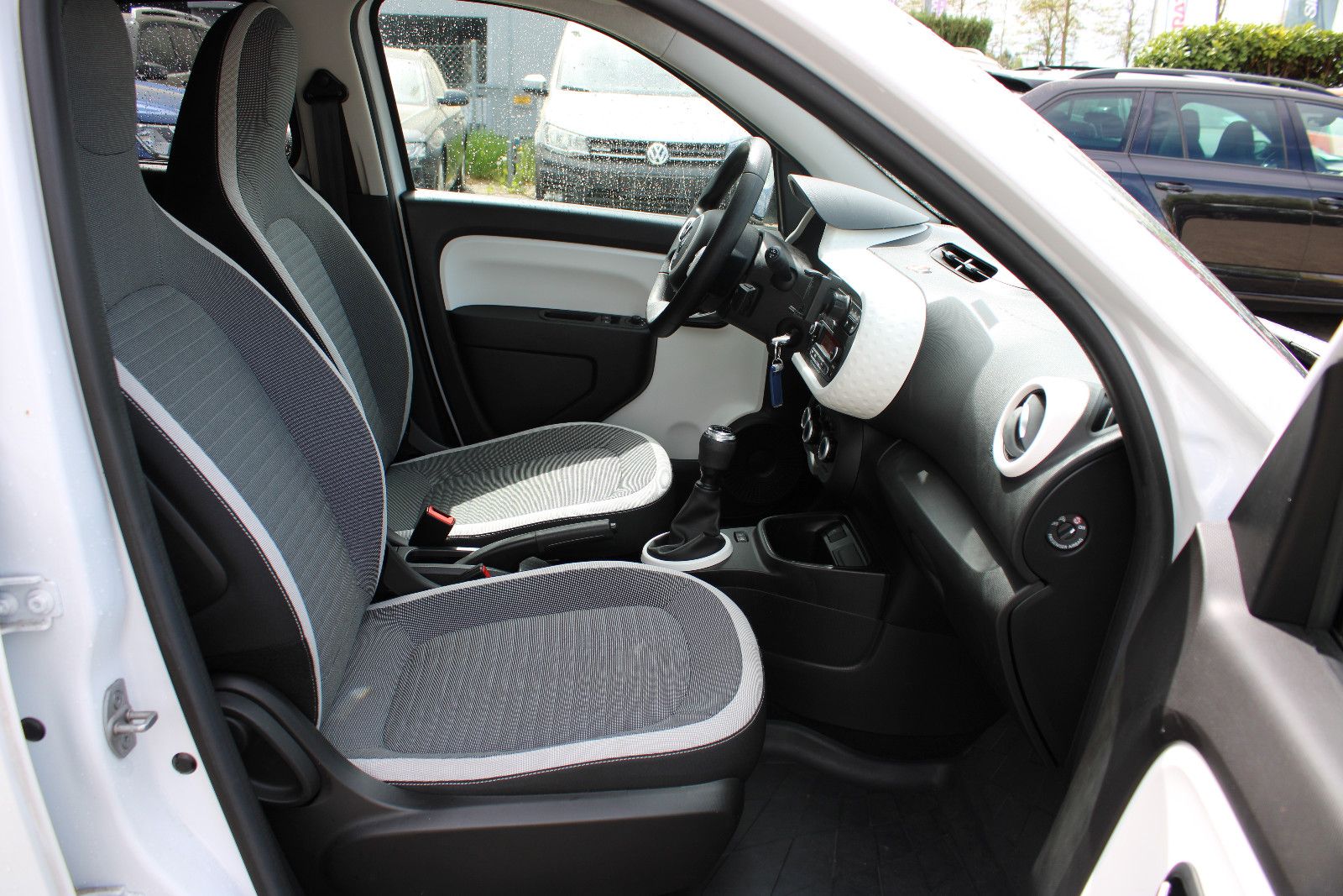 Fahrzeugabbildung Renault Twingo SCe 65 Klima,PDC,Bluetooth