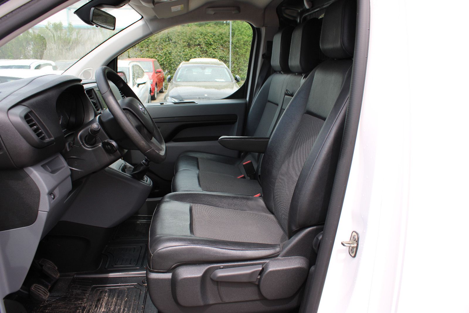Fahrzeugabbildung Toyota Proace Meister L1 3.Sitzer Kamera,PDC.