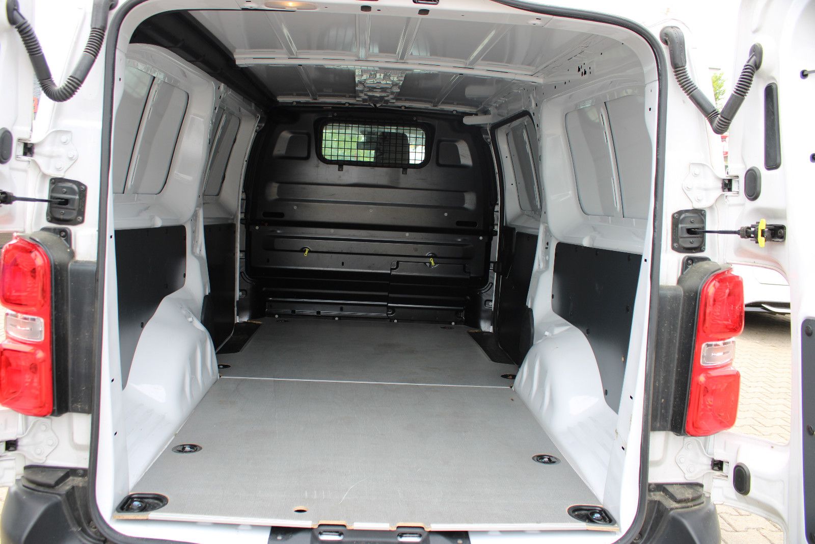 Fahrzeugabbildung Toyota Proace Meister L2 Kamera,Navi,Apple,Android,Klim