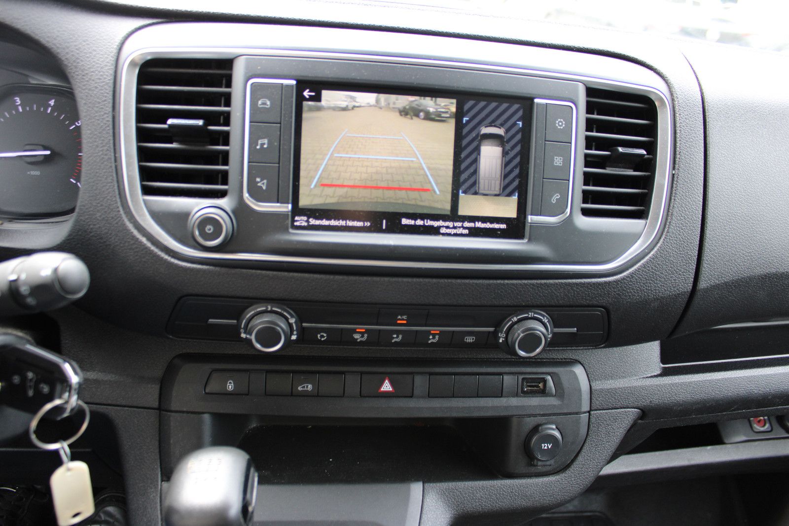 Fahrzeugabbildung Toyota Proace Meister L2 Kamera,Navi,Apple,Android,Klim