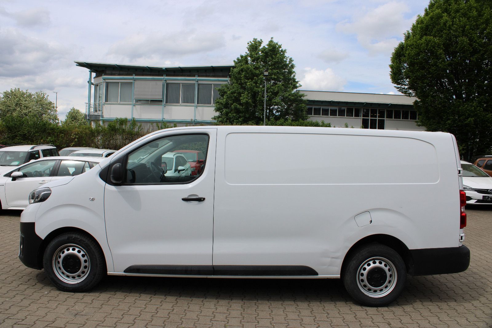 Fahrzeugabbildung Toyota Proace Meister L2 Kamera,Navi,Apple,Android,Klim