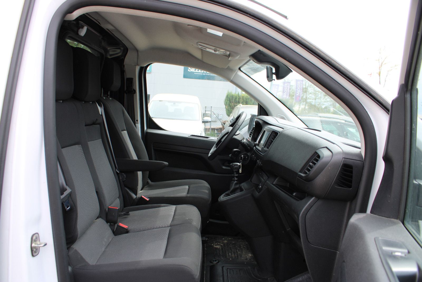 Fahrzeugabbildung Toyota Proace Meister L2 Kamera,Navi,Apple,Android,Klim