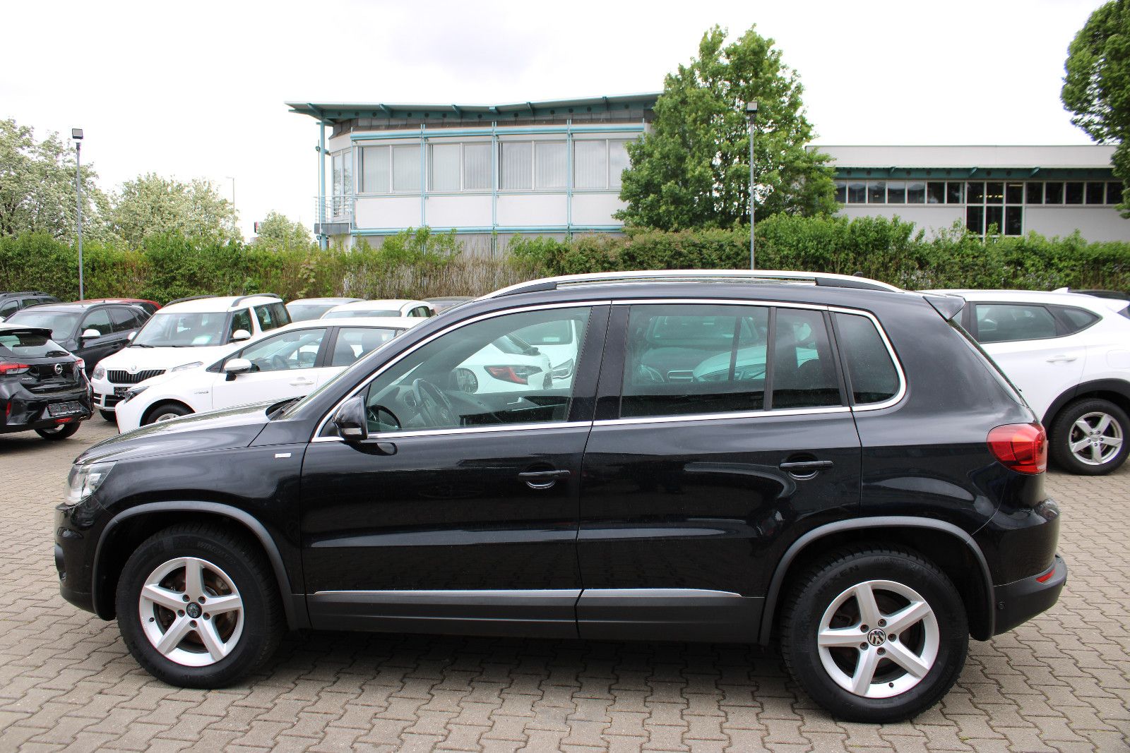 Fahrzeugabbildung Volkswagen Tiguan 2.0 TDI DSG 4M CUP Track & Style
