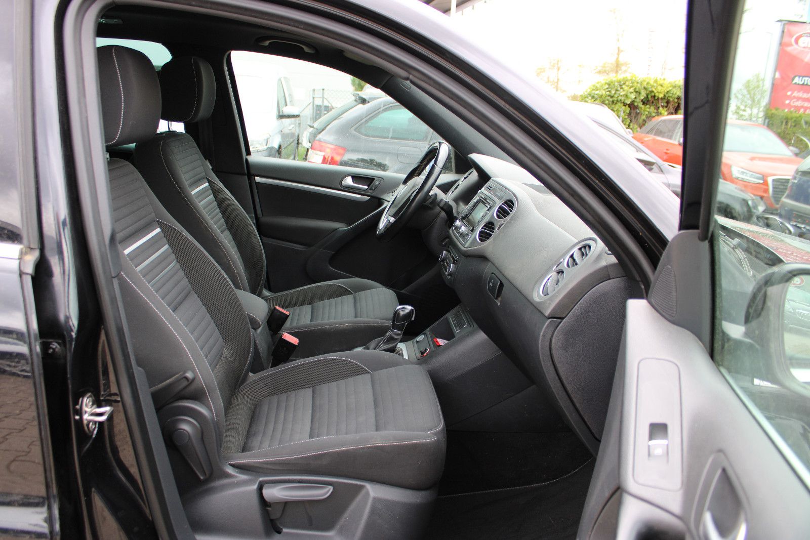 Fahrzeugabbildung Volkswagen Tiguan 2.0 TDI DSG 4M CUP Track & Style