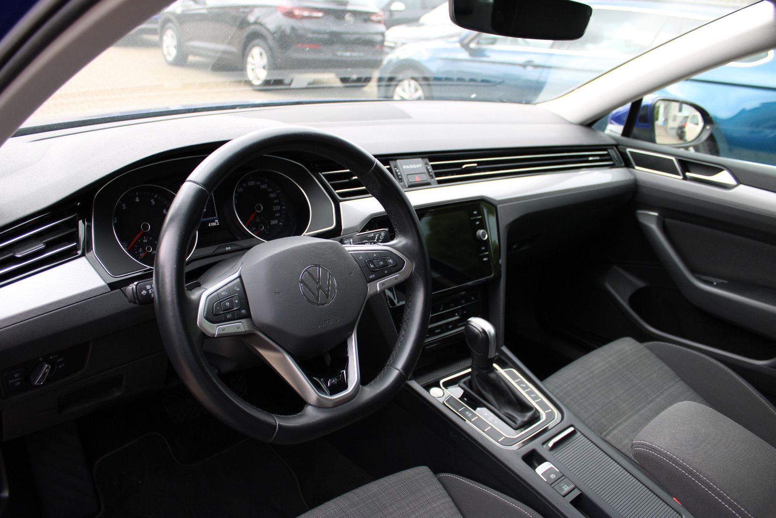 Fahrzeugabbildung Volkswagen Passat Variant 1.5 TSI OPF DSG  R-Line Kamer,AHK