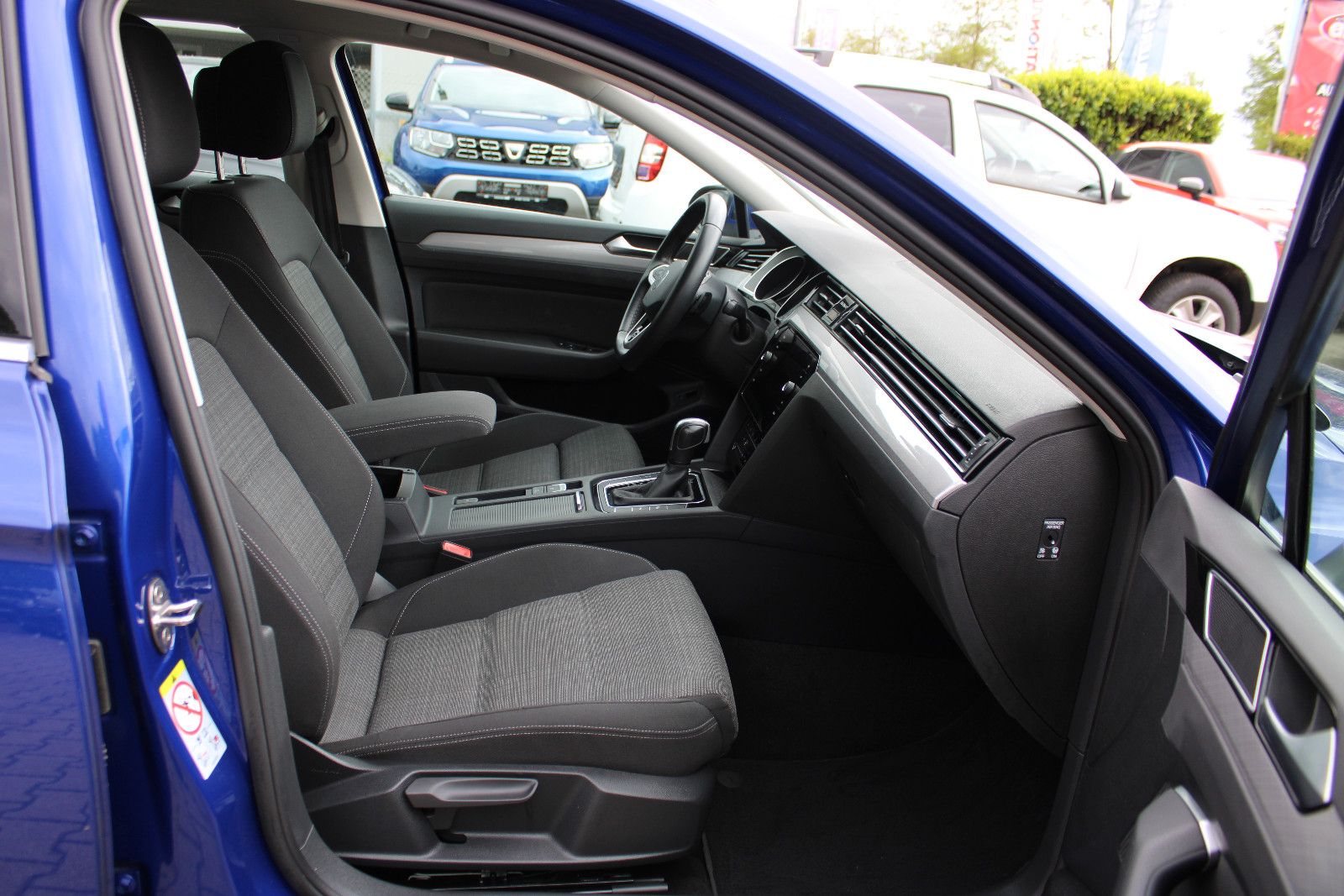 Fahrzeugabbildung Volkswagen Passat Variant 1.5 TSI OPF DSG  R-Line Kamer,AHK