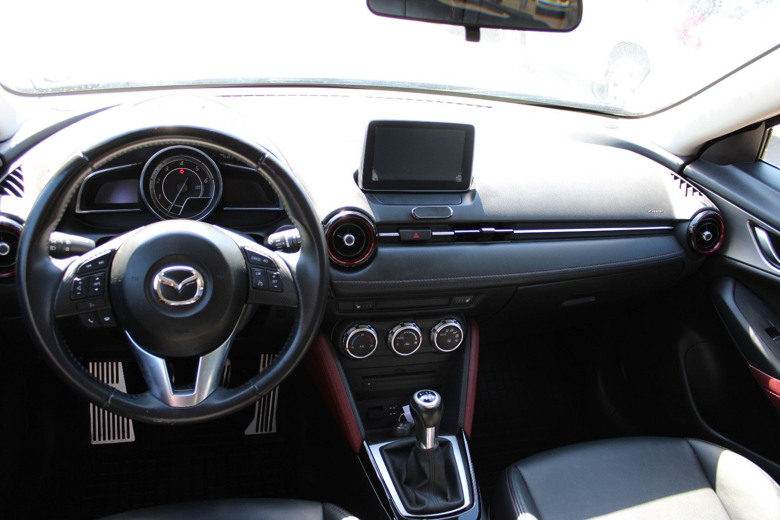 Fahrzeugabbildung Mazda CX-3 1.5 SKYACTIV-D  Navi,PDC,Kamera,Leder,HeadU