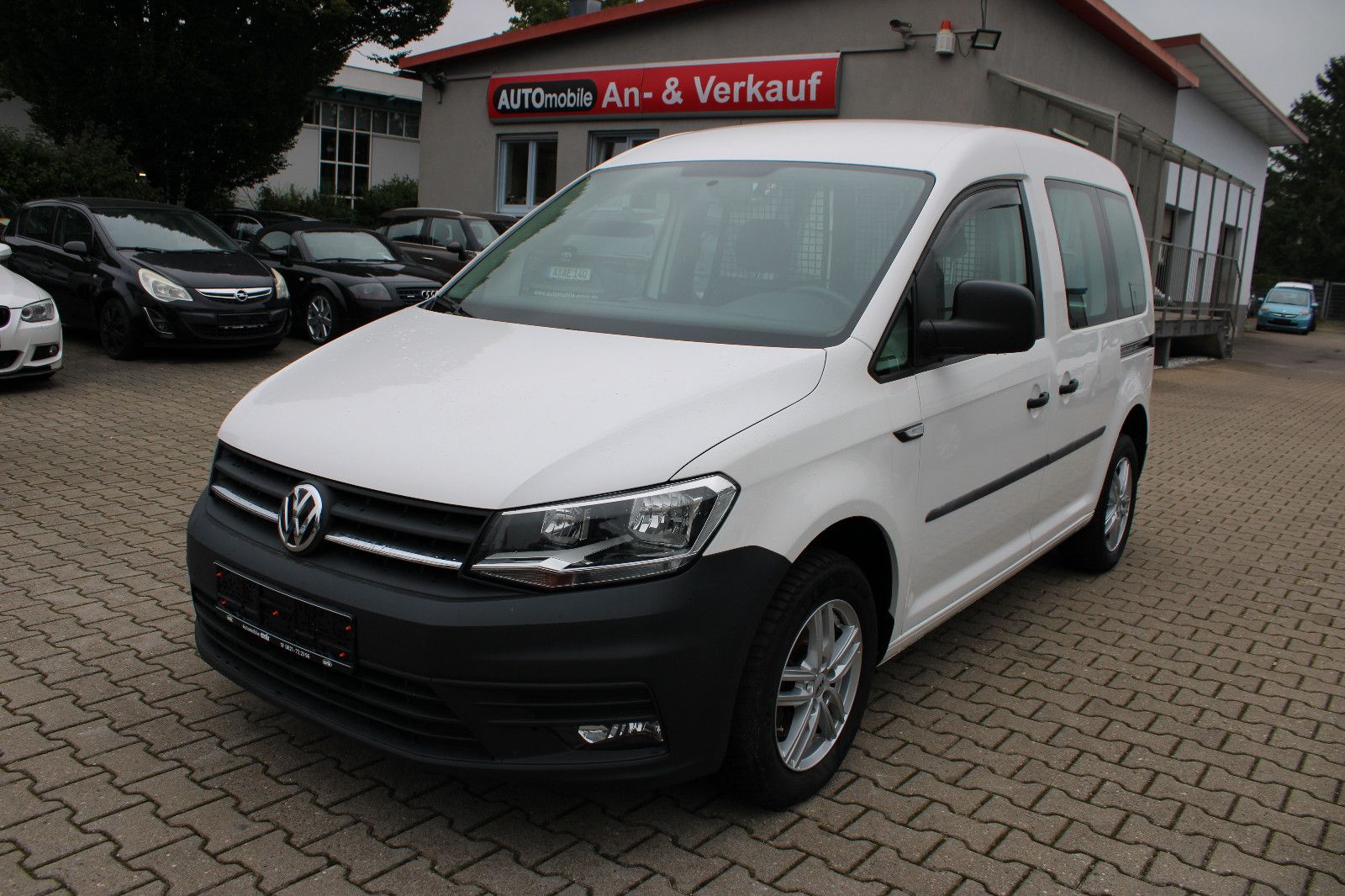 Fahrzeugabbildung Volkswagen Caddy 2.0TDI Kasten mit Fenster 2xSchiebetüren