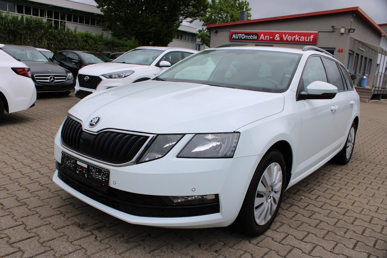Fahrzeugabbildung SKODA Octavia 1.6 TDI Combi SHZ,Navi,PDC,LED