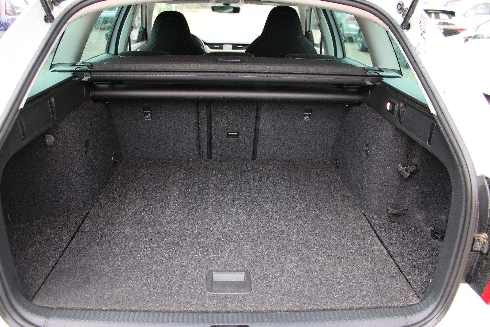 Fahrzeugabbildung SKODA Octavia 1.6 TDI Combi SHZ,Navi,PDC,LED