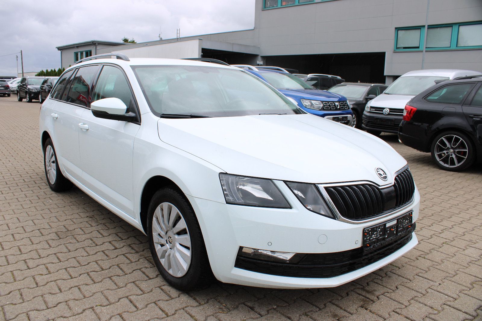 Fahrzeugabbildung SKODA Octavia 1.6 TDI Combi SHZ,Navi,PDC,LED