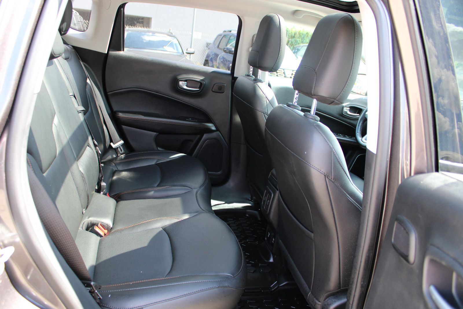 Fahrzeugabbildung Jeep Compass 1.4 MultiAir Limited 4x4 Auto