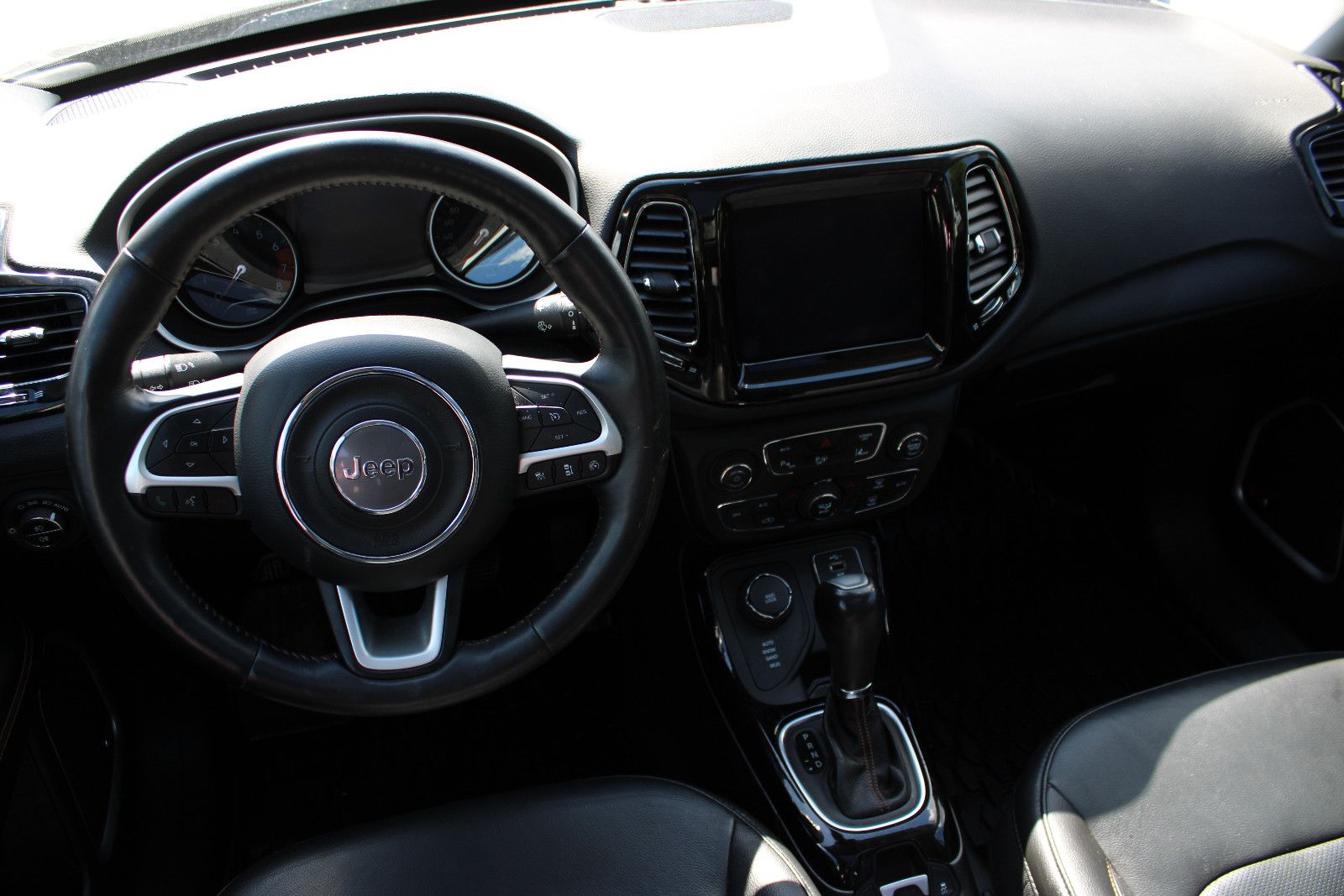 Fahrzeugabbildung Jeep Compass 1.4 MultiAir Limited 4x4 Auto