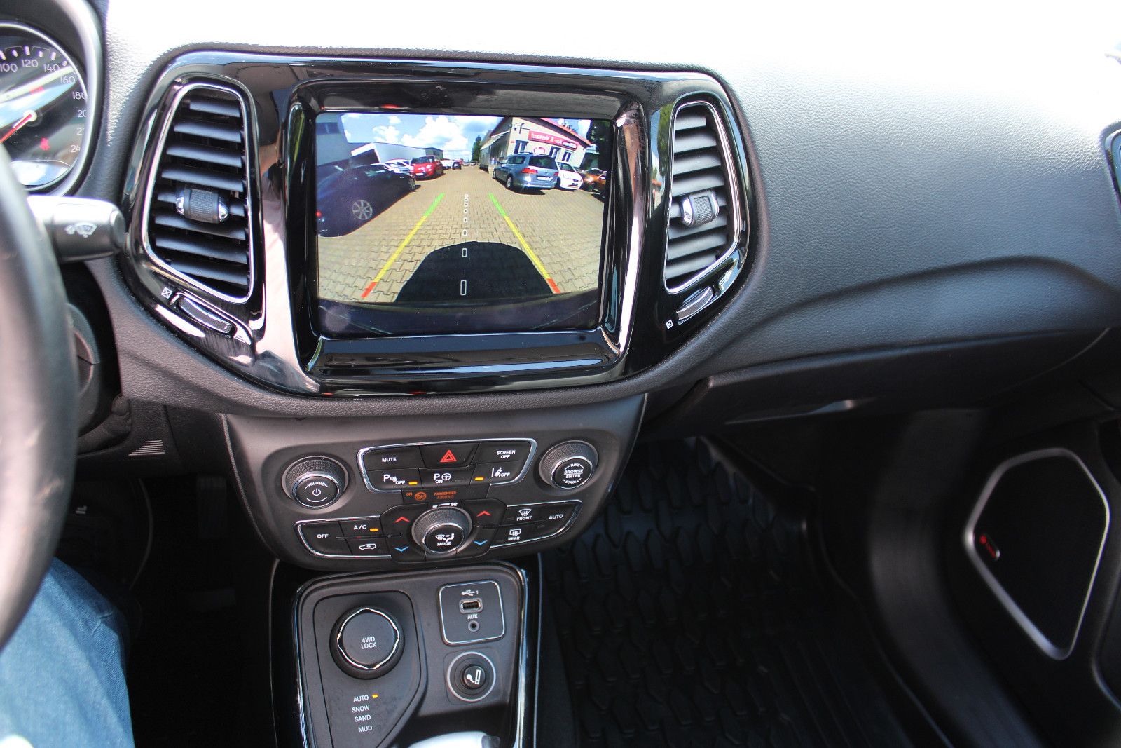 Fahrzeugabbildung Jeep Compass 1.4 MultiAir Limited 4x4 Auto