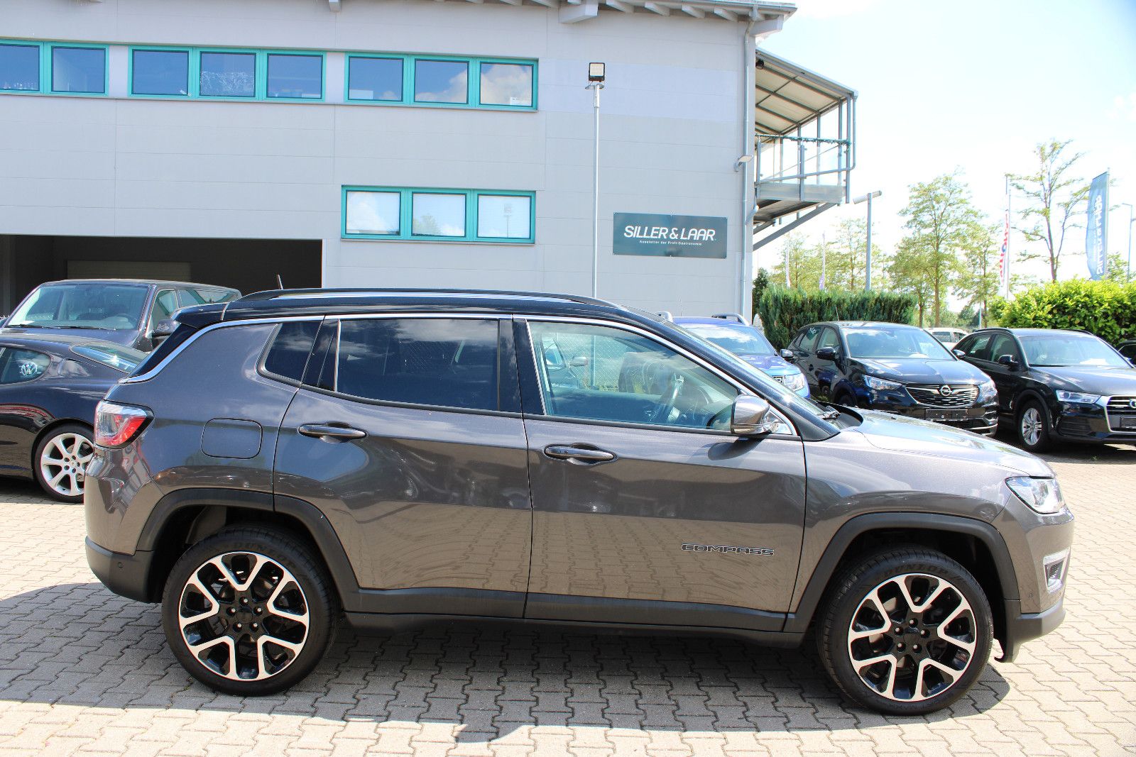 Fahrzeugabbildung Jeep Compass 1.4 MultiAir Limited 4x4 Auto