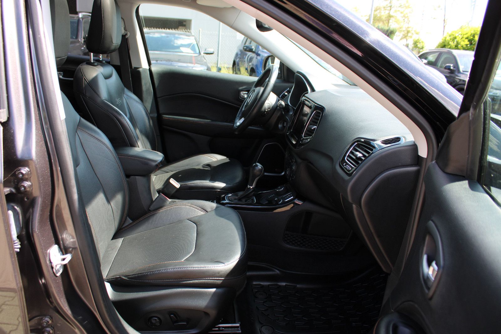Fahrzeugabbildung Jeep Compass 1.4 MultiAir Limited 4x4 Auto