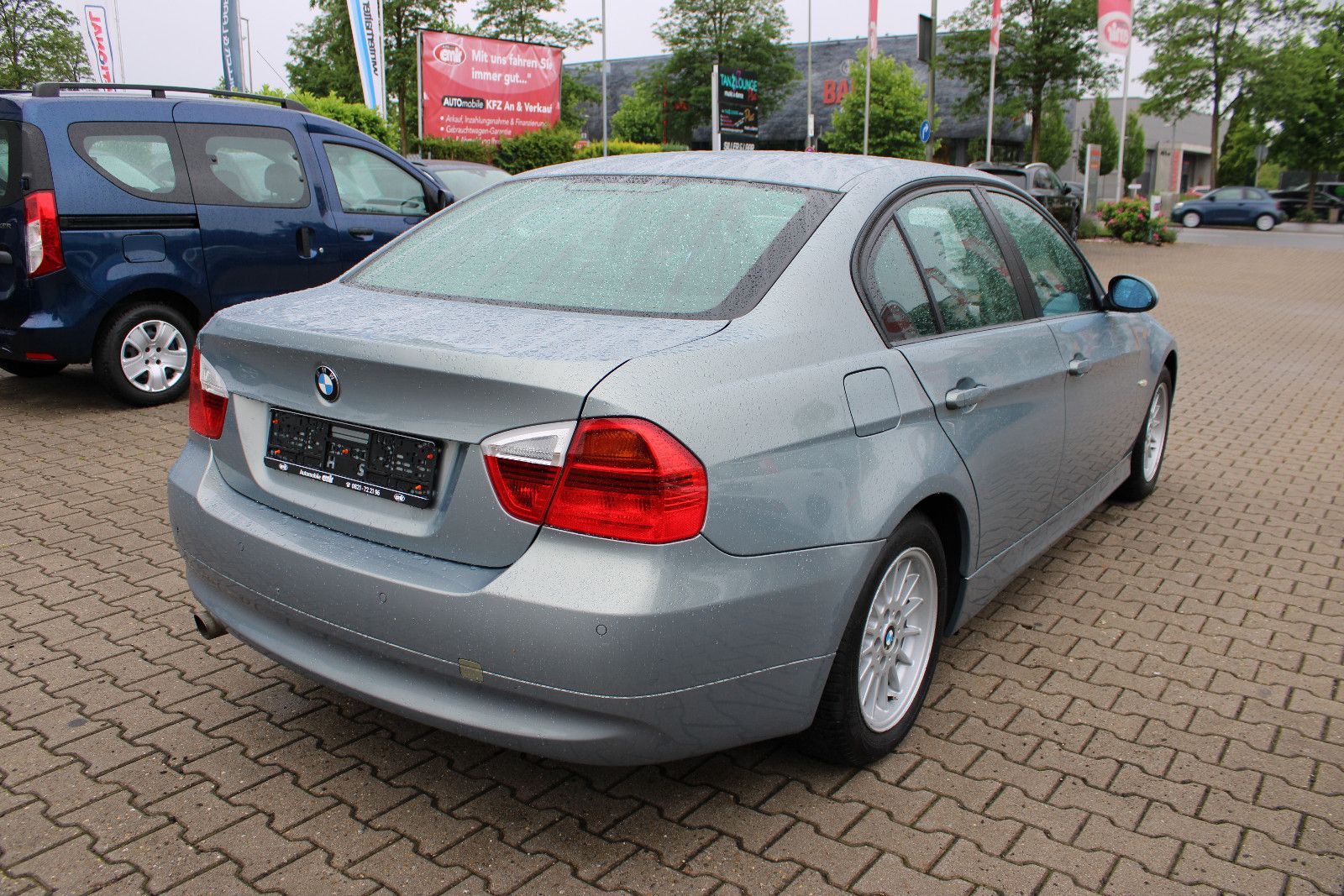 Fahrzeugabbildung BMW 318i Klimaautom. PDC Tüv neu.