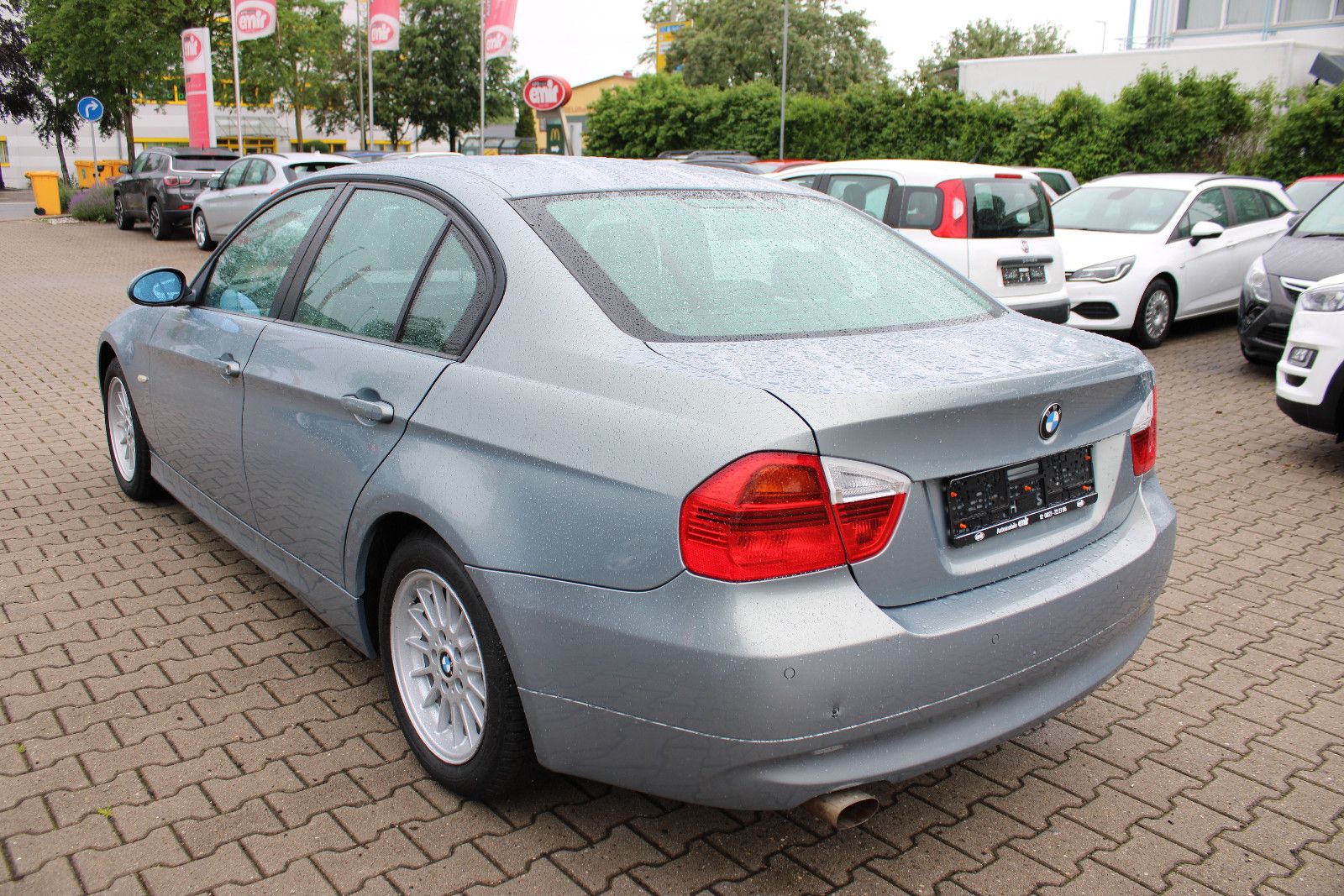 Fahrzeugabbildung BMW 318i Klimaautom. PDC Tüv neu.