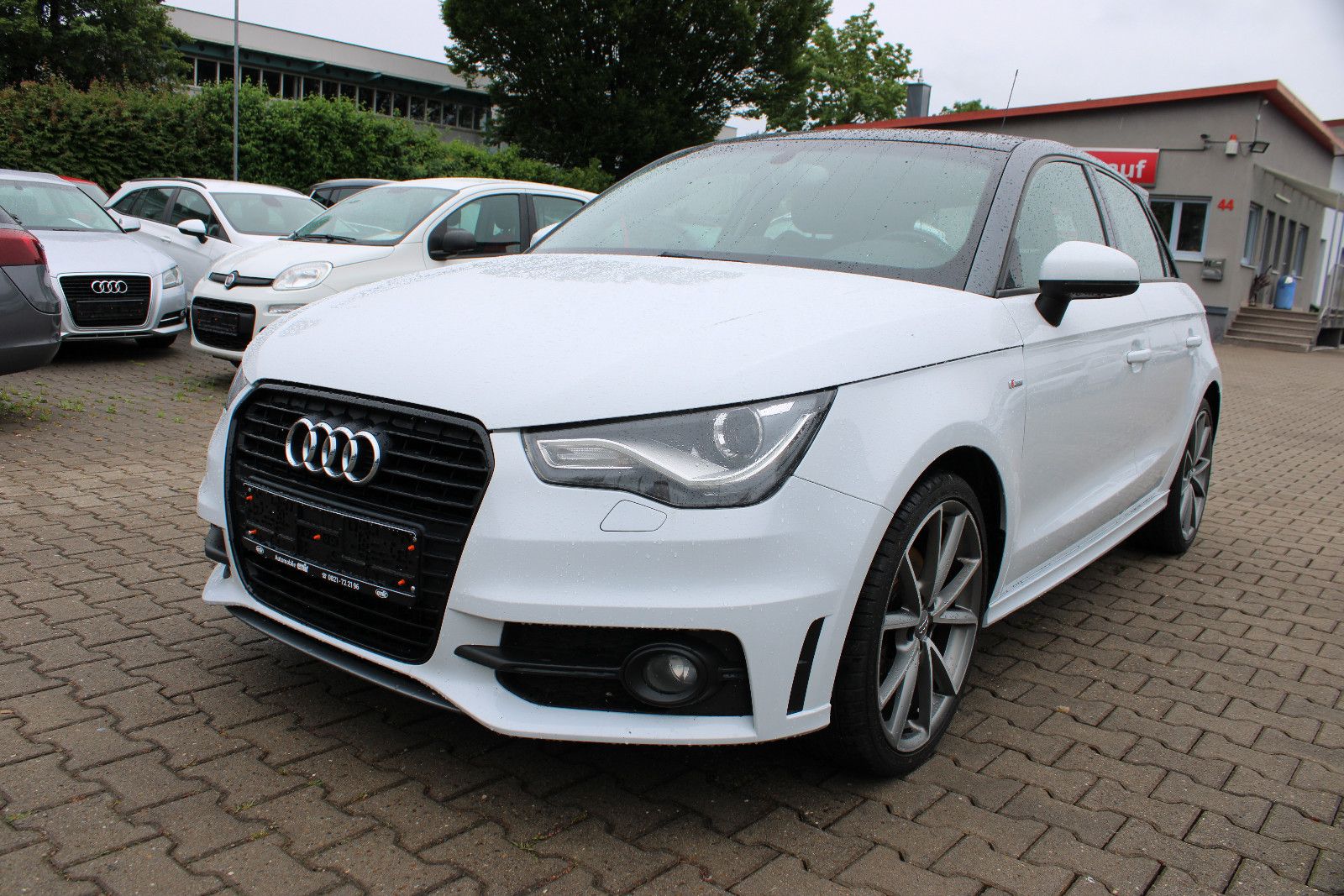 Fahrzeugabbildung Audi A1 1.4 TFSI S line Edition Sportback Navi,PDC,Xe