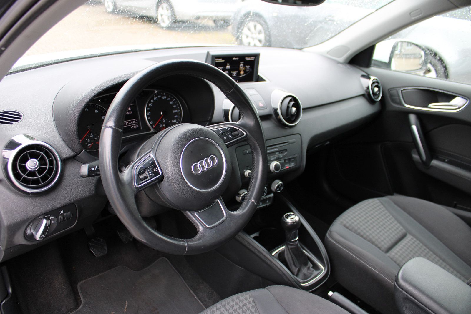 Fahrzeugabbildung Audi A1 1.4 TFSI S line Edition Sportback Navi,PDC,Xe