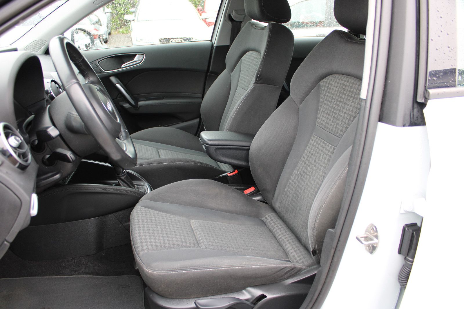 Fahrzeugabbildung Audi A1 1.4 TFSI S line Edition Sportback Navi,PDC,Xe