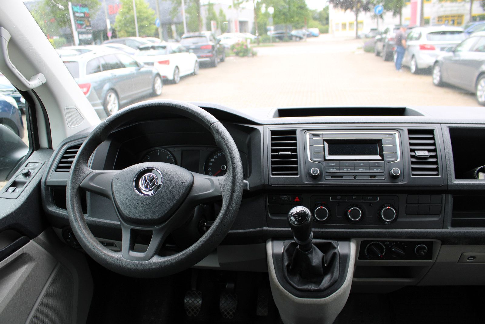 Fahrzeugabbildung Volkswagen T6 Transporter 9.Sitzer Klima,PDC