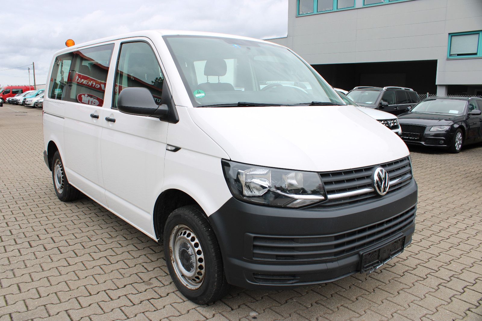 Fahrzeugabbildung Volkswagen T6 Transporter 9.Sitzer Klima,PDC