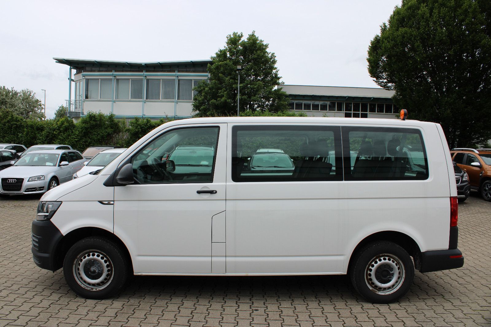 Fahrzeugabbildung Volkswagen T6 Transporter 9.Sitzer Klima,PDC