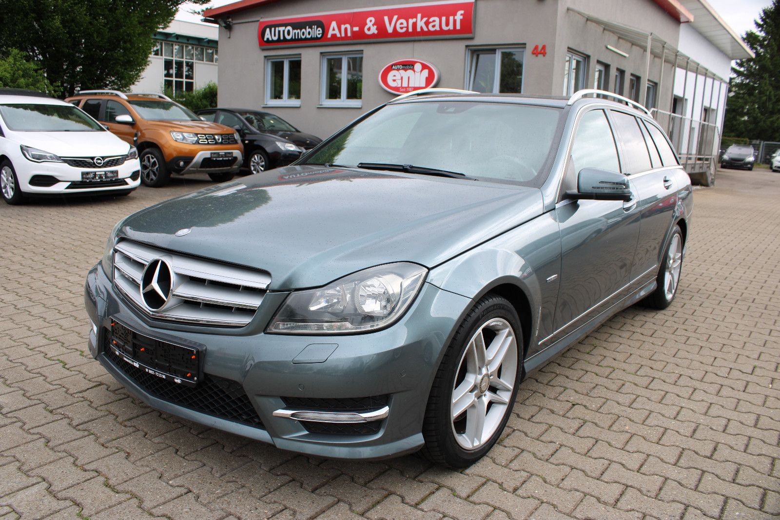 Fahrzeugabbildung Mercedes-Benz C 350 T AMG AVANTGARDE Autom. Kamera,AHK,Leder