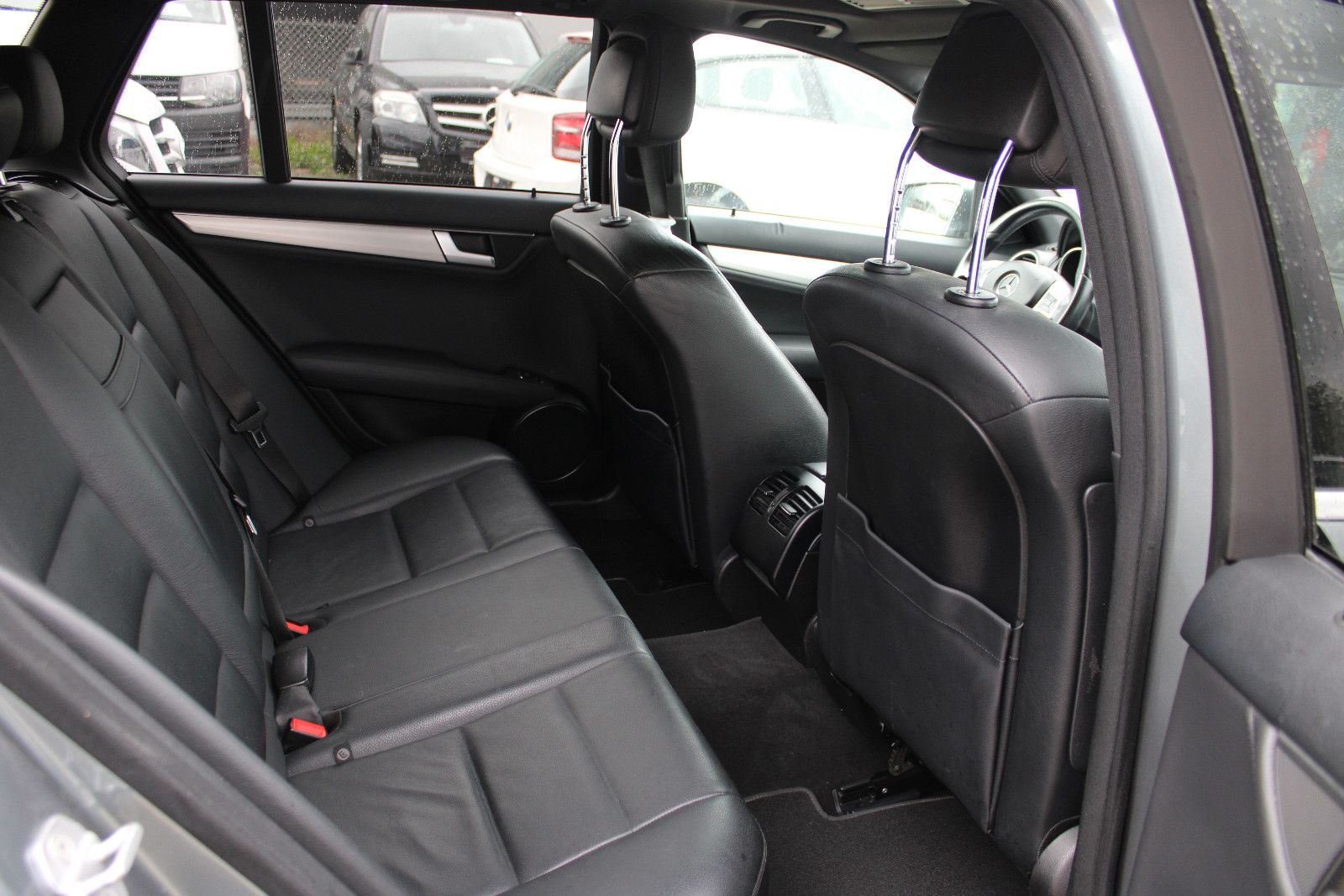Fahrzeugabbildung Mercedes-Benz C 350 T AMG AVANTGARDE Autom. Kamera,AHK,Leder