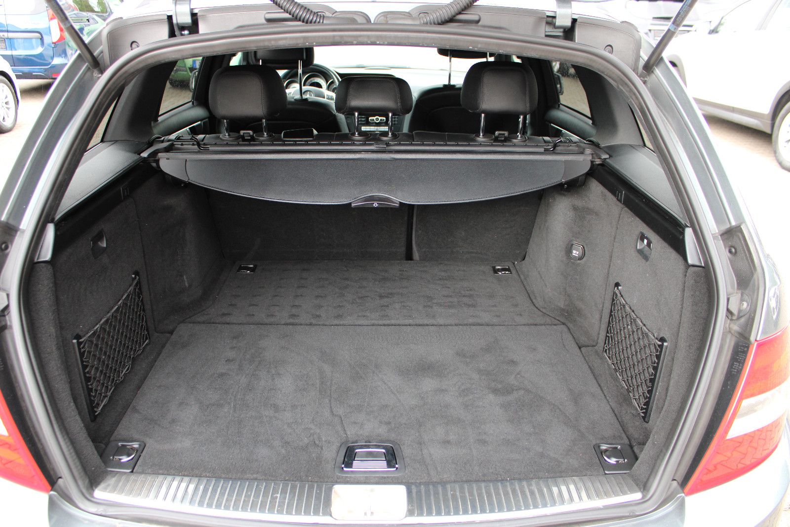 Fahrzeugabbildung Mercedes-Benz C 350 T AMG AVANTGARDE Autom. Kamera,AHK,Leder