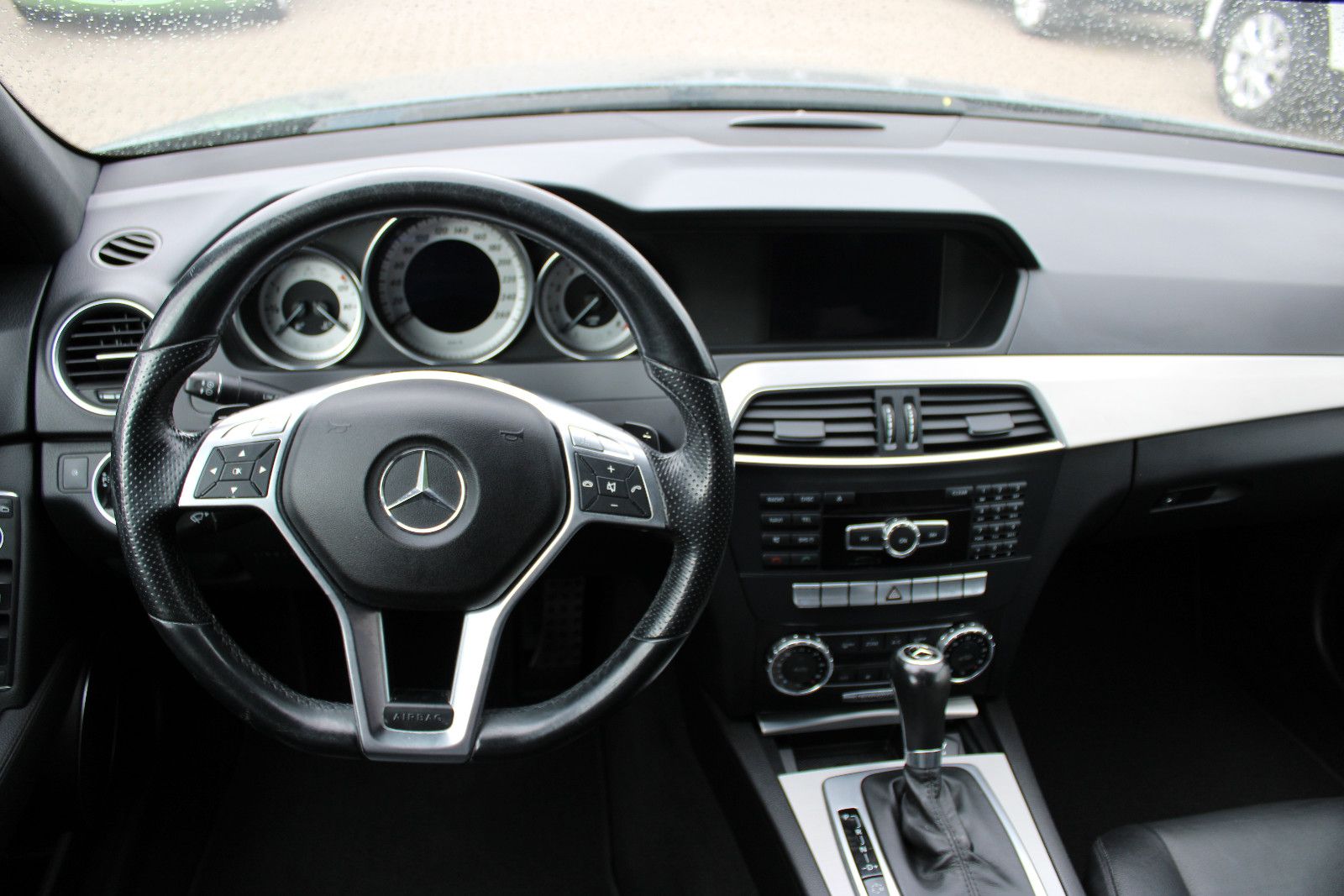 Fahrzeugabbildung Mercedes-Benz C 350 T AMG AVANTGARDE Autom. Kamera,AHK,Leder