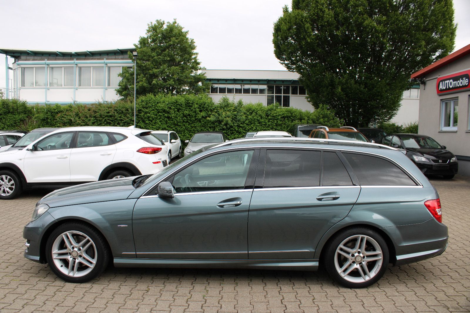 Fahrzeugabbildung Mercedes-Benz C 350 T AMG AVANTGARDE Autom. Kamera,AHK,Leder