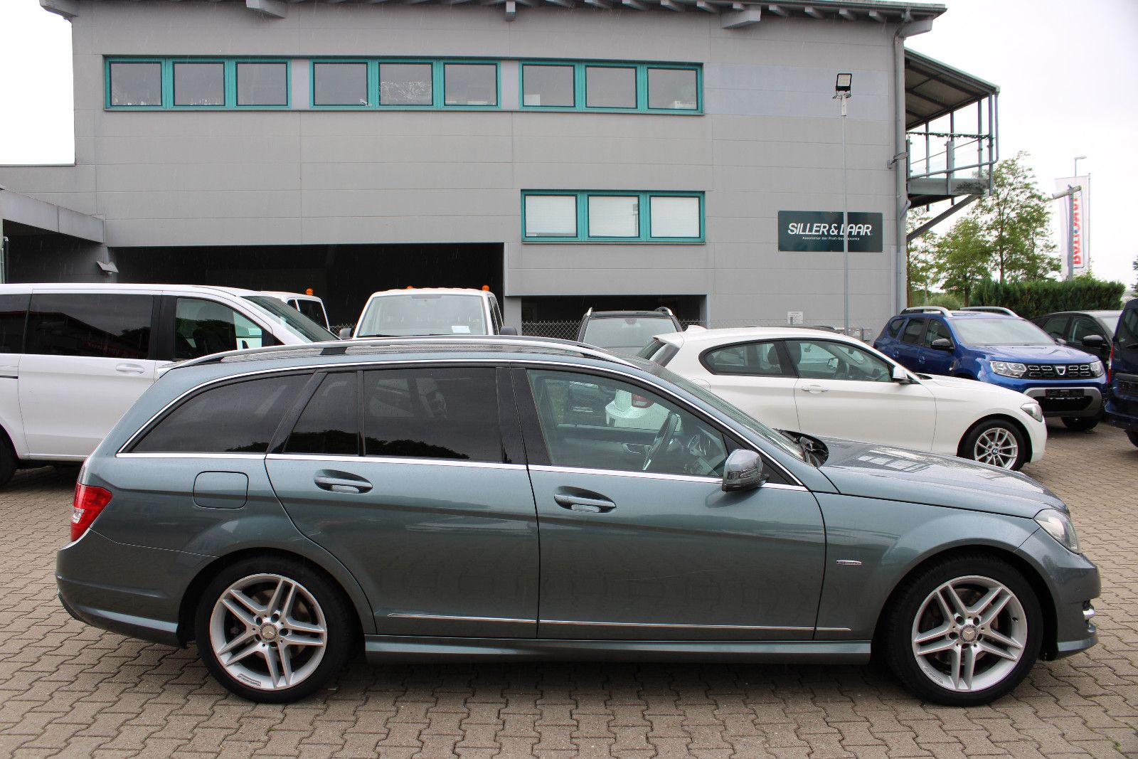Fahrzeugabbildung Mercedes-Benz C 350 T AMG AVANTGARDE Autom. Kamera,AHK,Leder