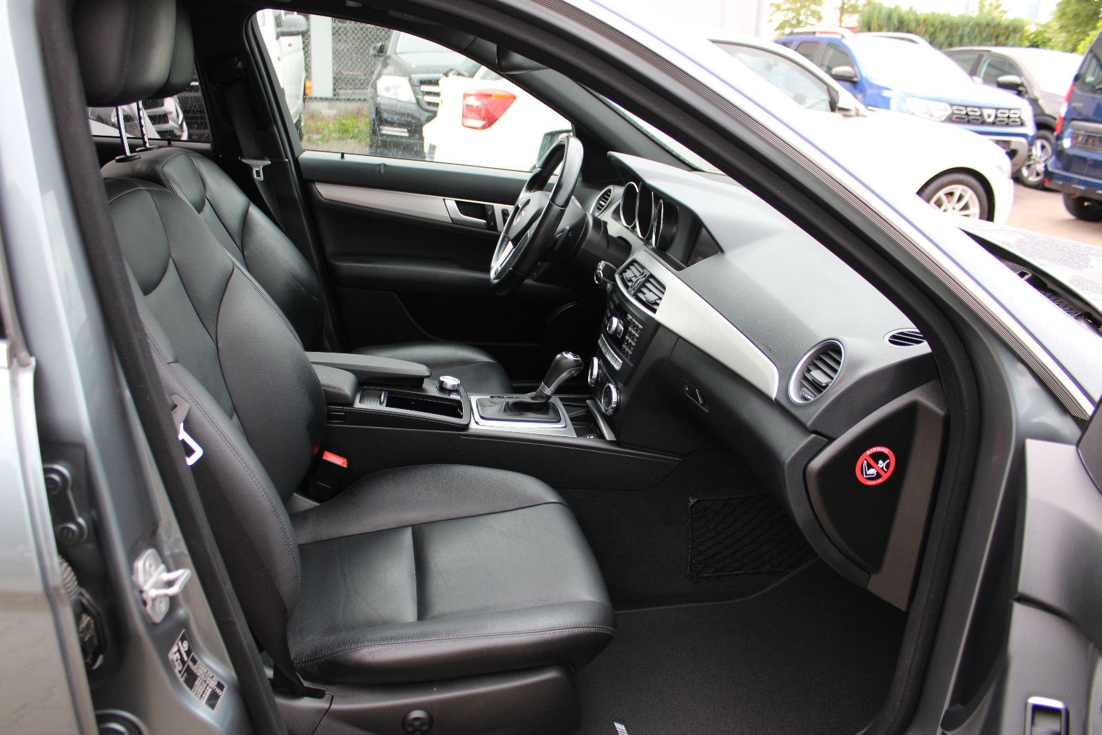 Fahrzeugabbildung Mercedes-Benz C 350 T AMG AVANTGARDE Autom. Kamera,AHK,Leder