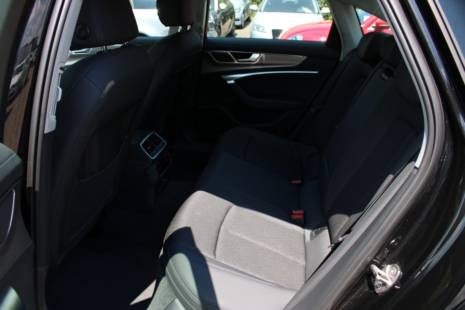 Fahrzeugabbildung Audi A6 40 TDI quattro S tronic sport