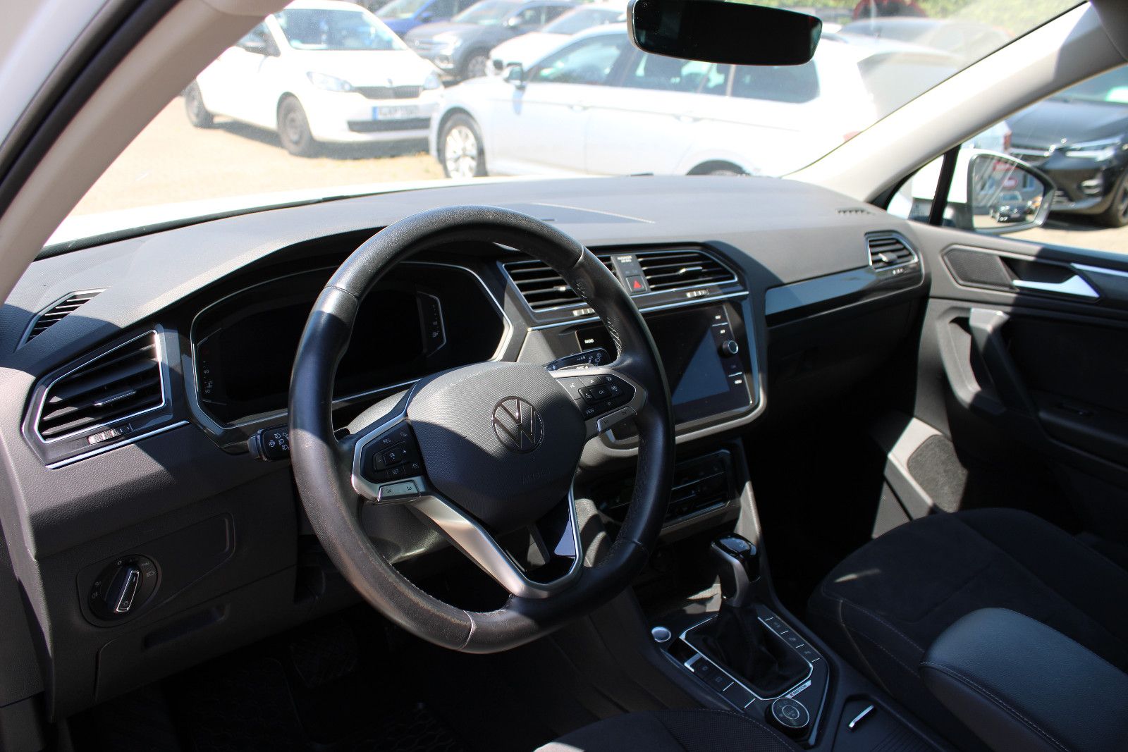 Fahrzeugabbildung Volkswagen Tiguan 2.0 TDI SCR DSG 4MOTION Kamera,IQ AHK